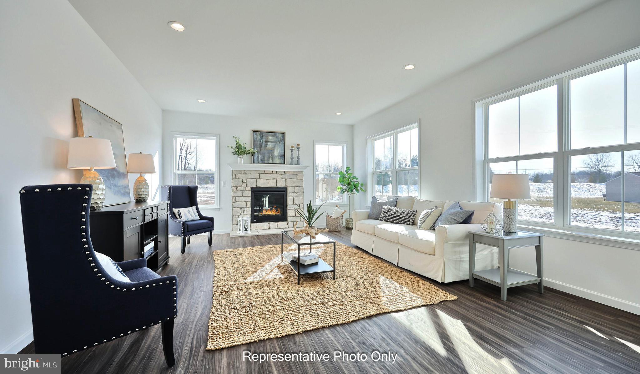 MOUNTAIN VIEW ESTATES - Residential