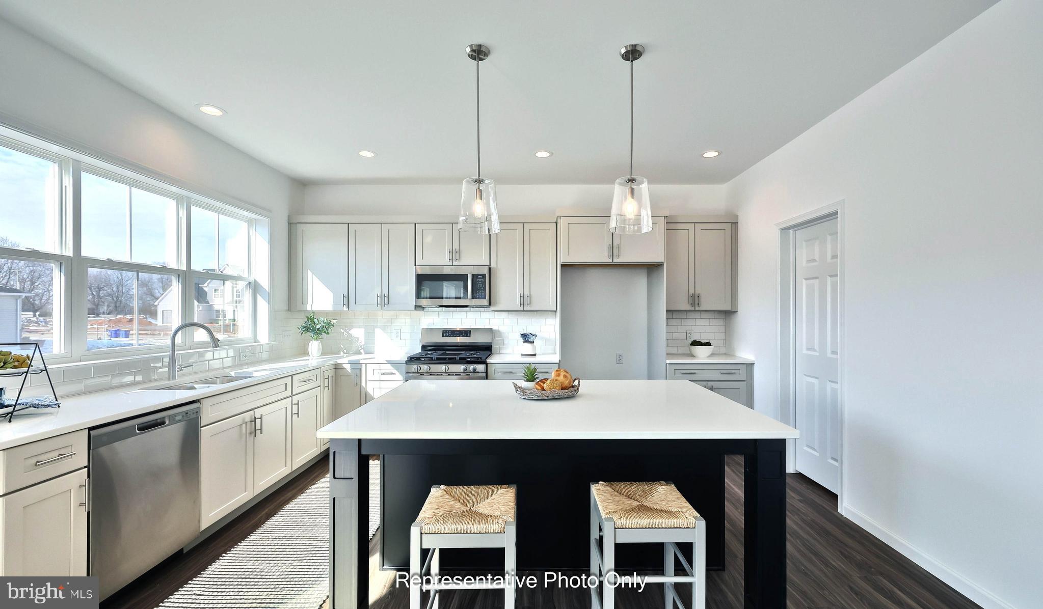 MOUNTAIN VIEW ESTATES - Residential