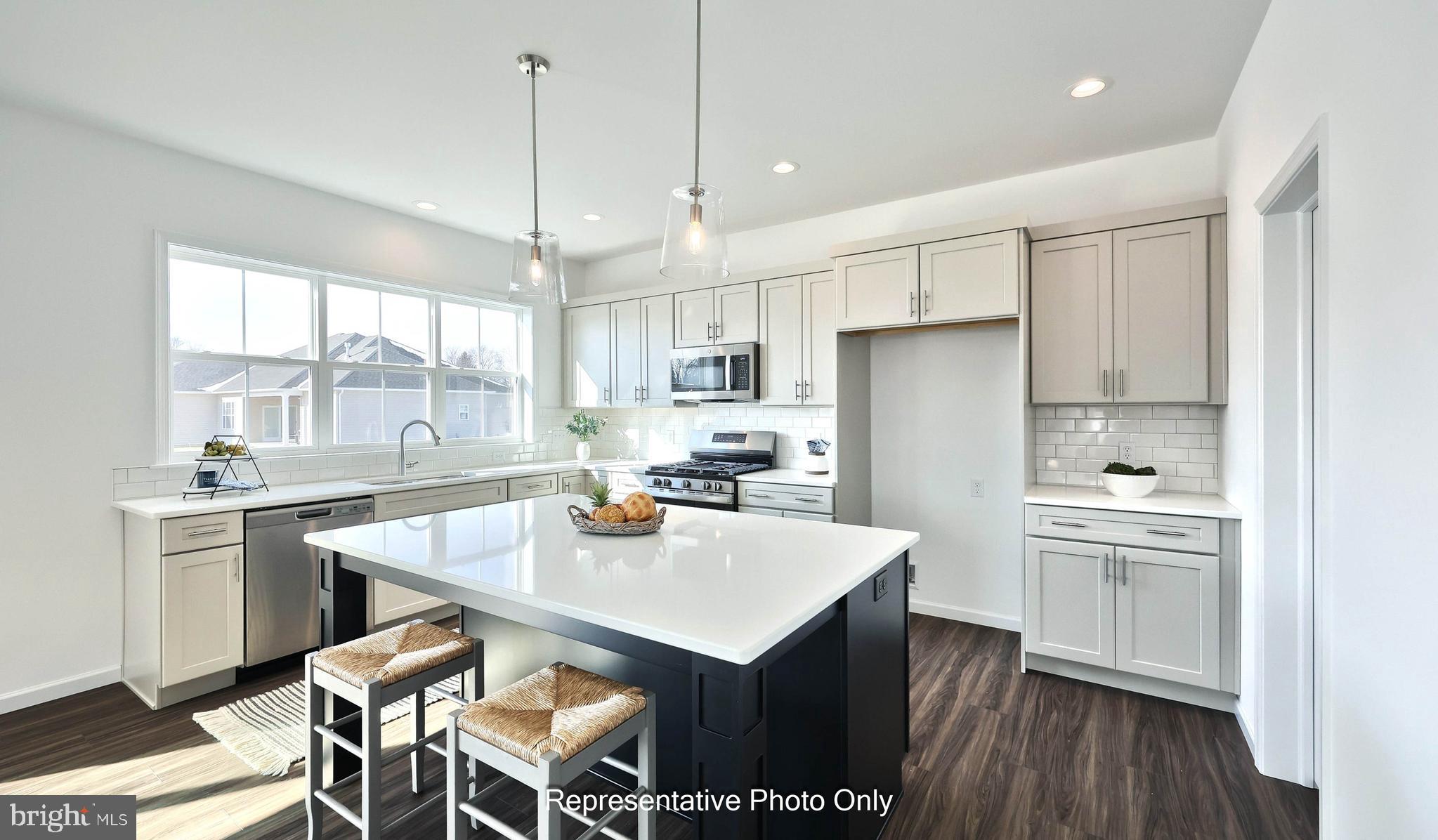 MOUNTAIN VIEW ESTATES - Residential