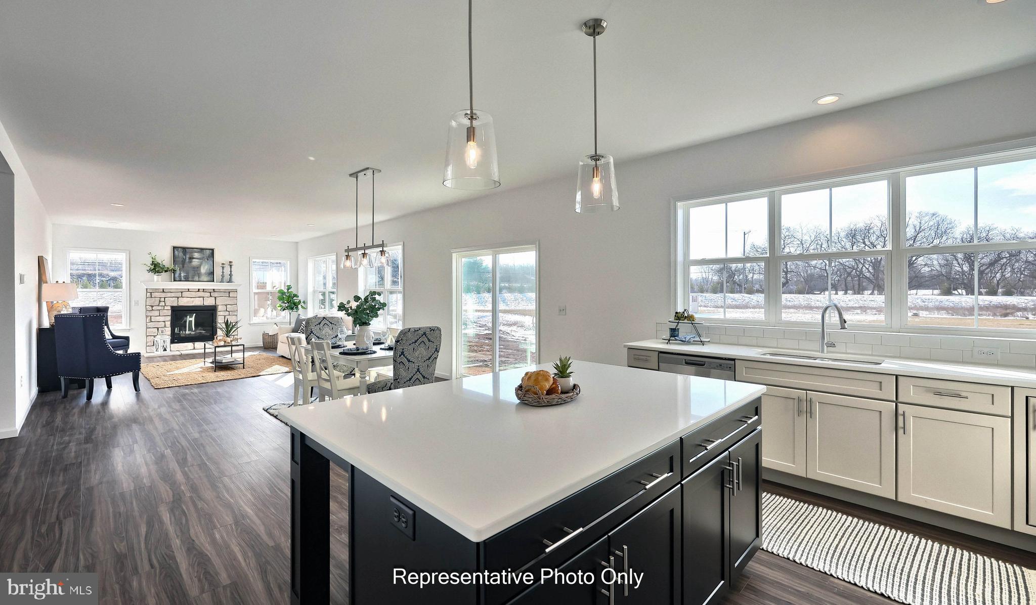 MOUNTAIN VIEW ESTATES - Residential