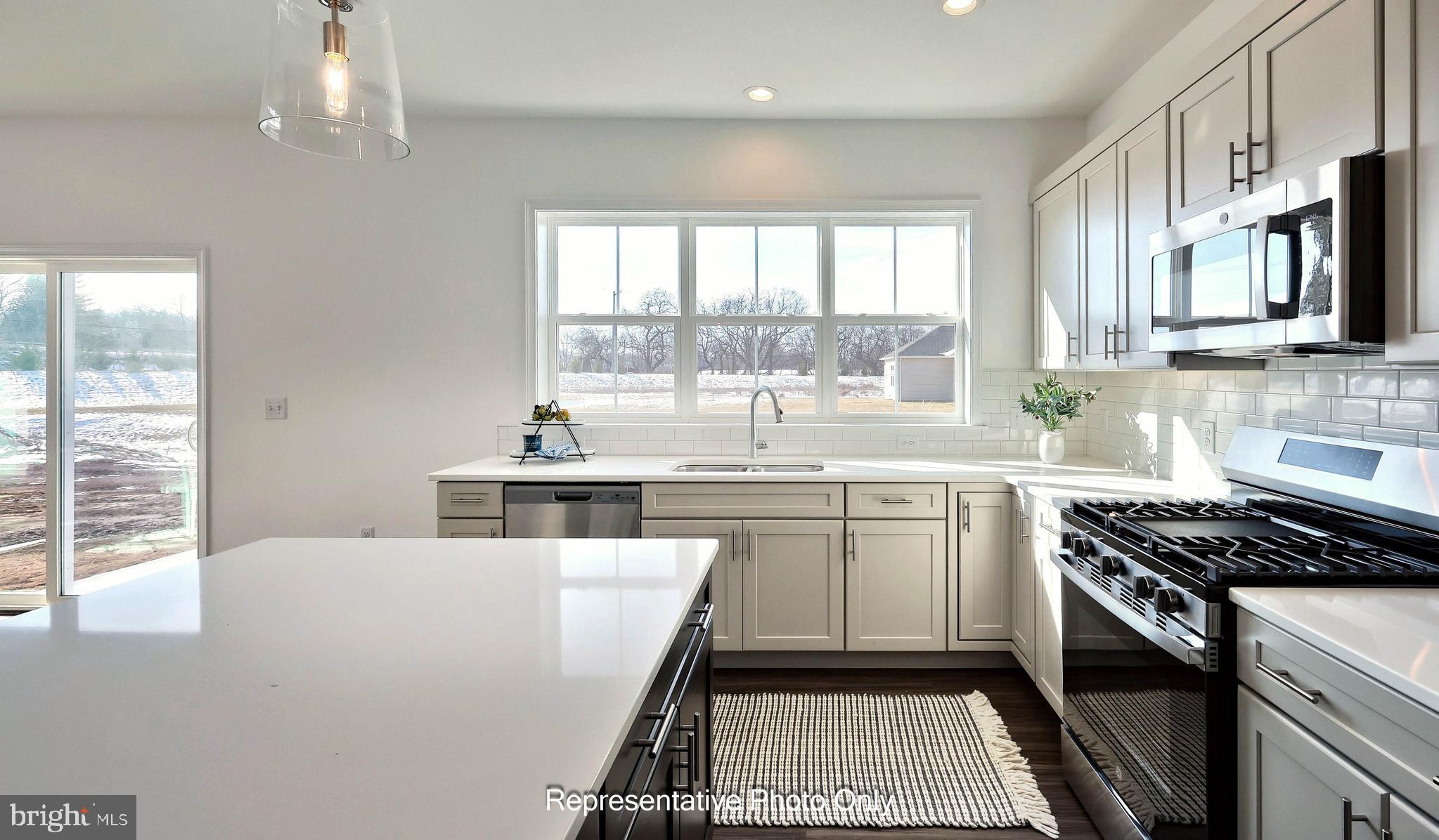 MOUNTAIN VIEW ESTATES - Residential