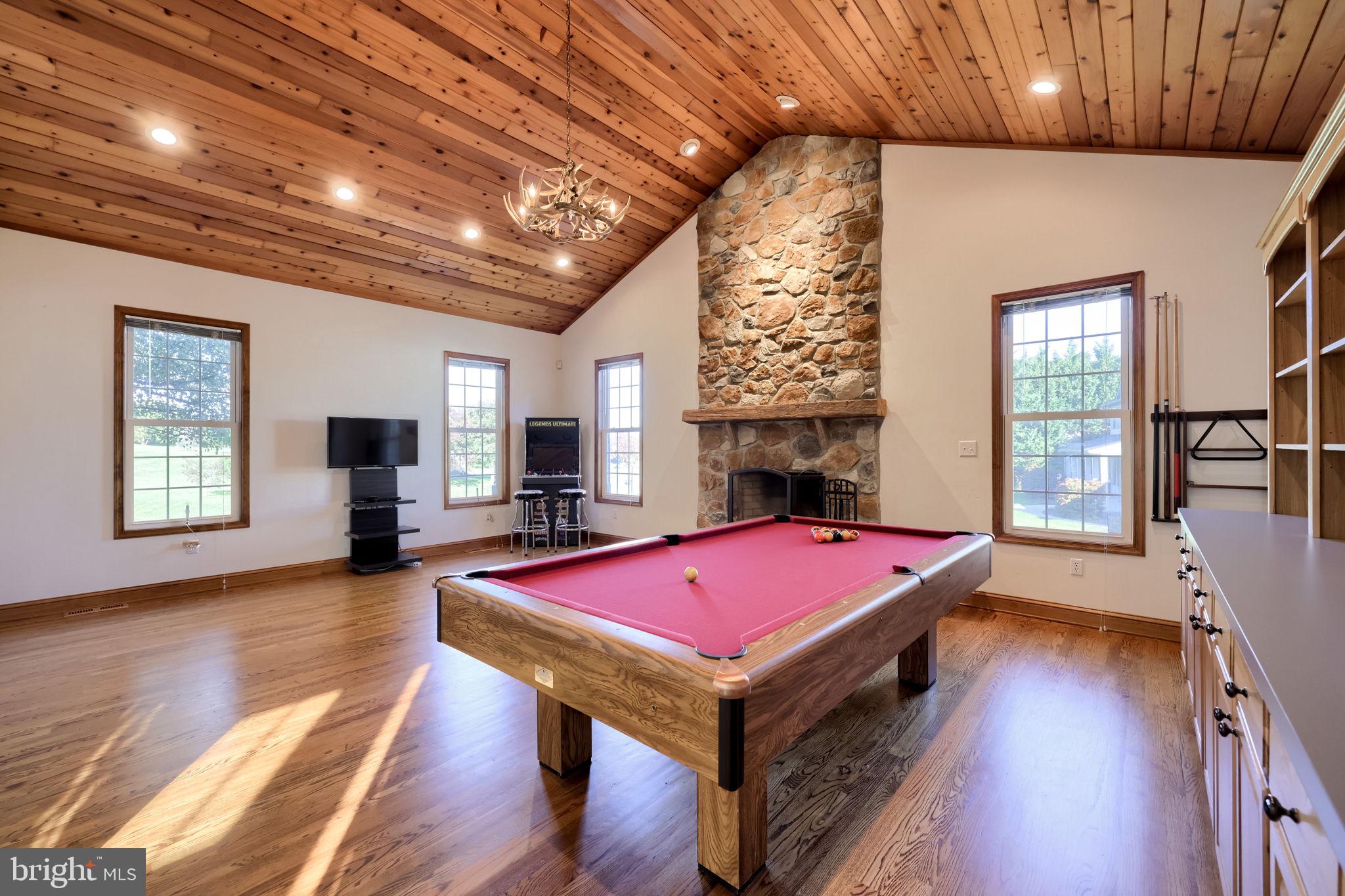 77 E SUMMIT DRIVE