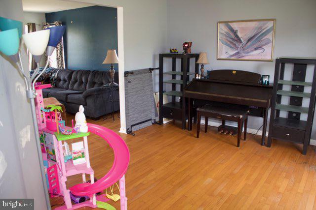 COVENTRY FARMS - Residential