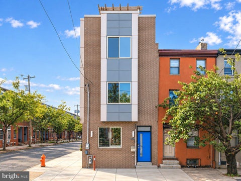 Townhouse For Sale - 1256 N Howard Street<br/> PHILADELPHIA, PA 19122