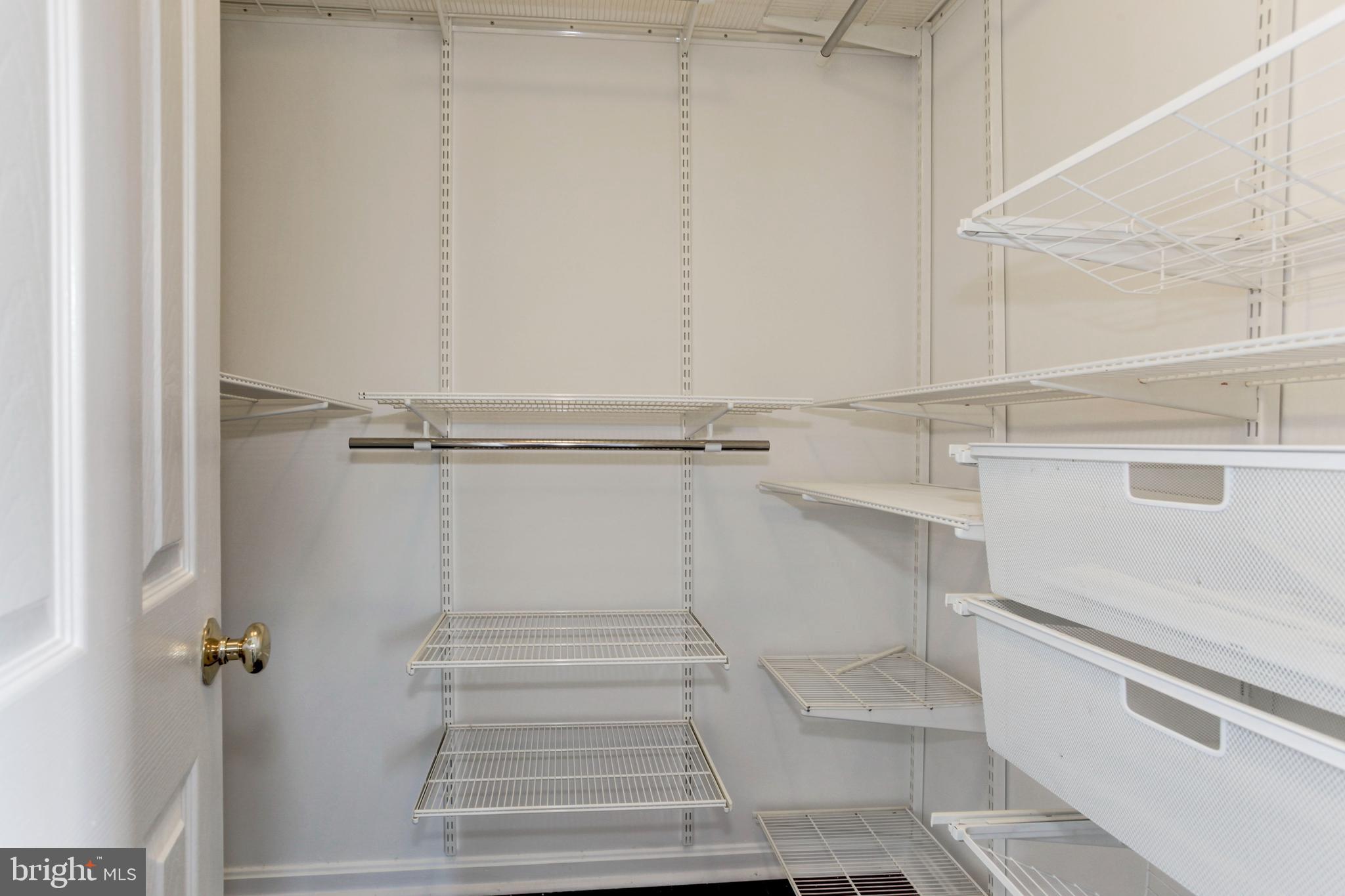 ASHBURN FARM - Residential Lease