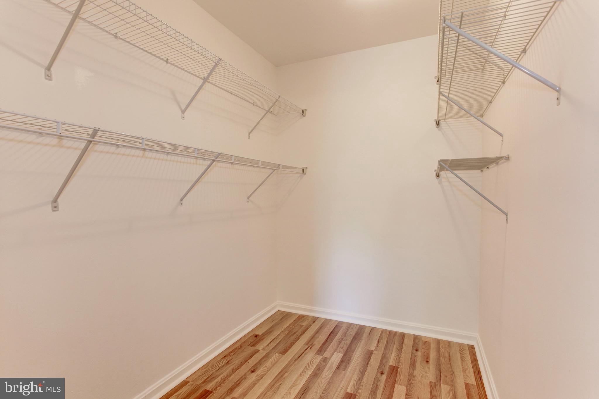 ASHBURN FARM - Residential Lease