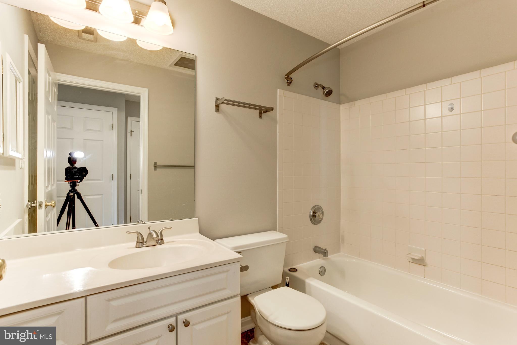 ASHBURN FARM - Residential Lease