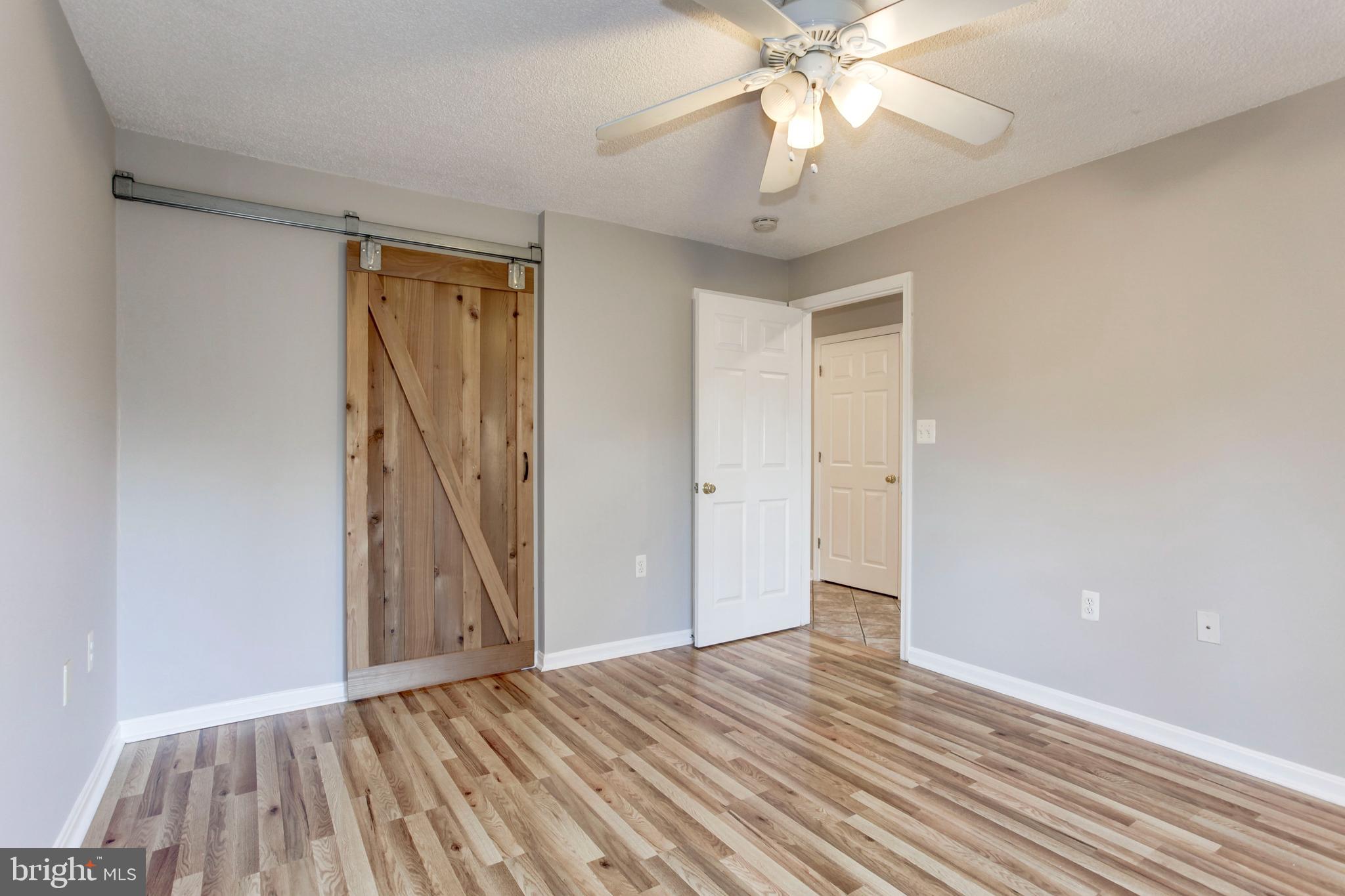 ASHBURN FARM - Residential Lease