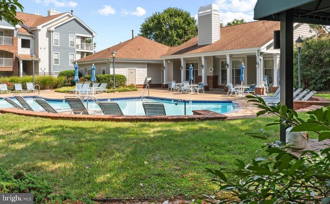 ASHBURN FARM - Residential Lease