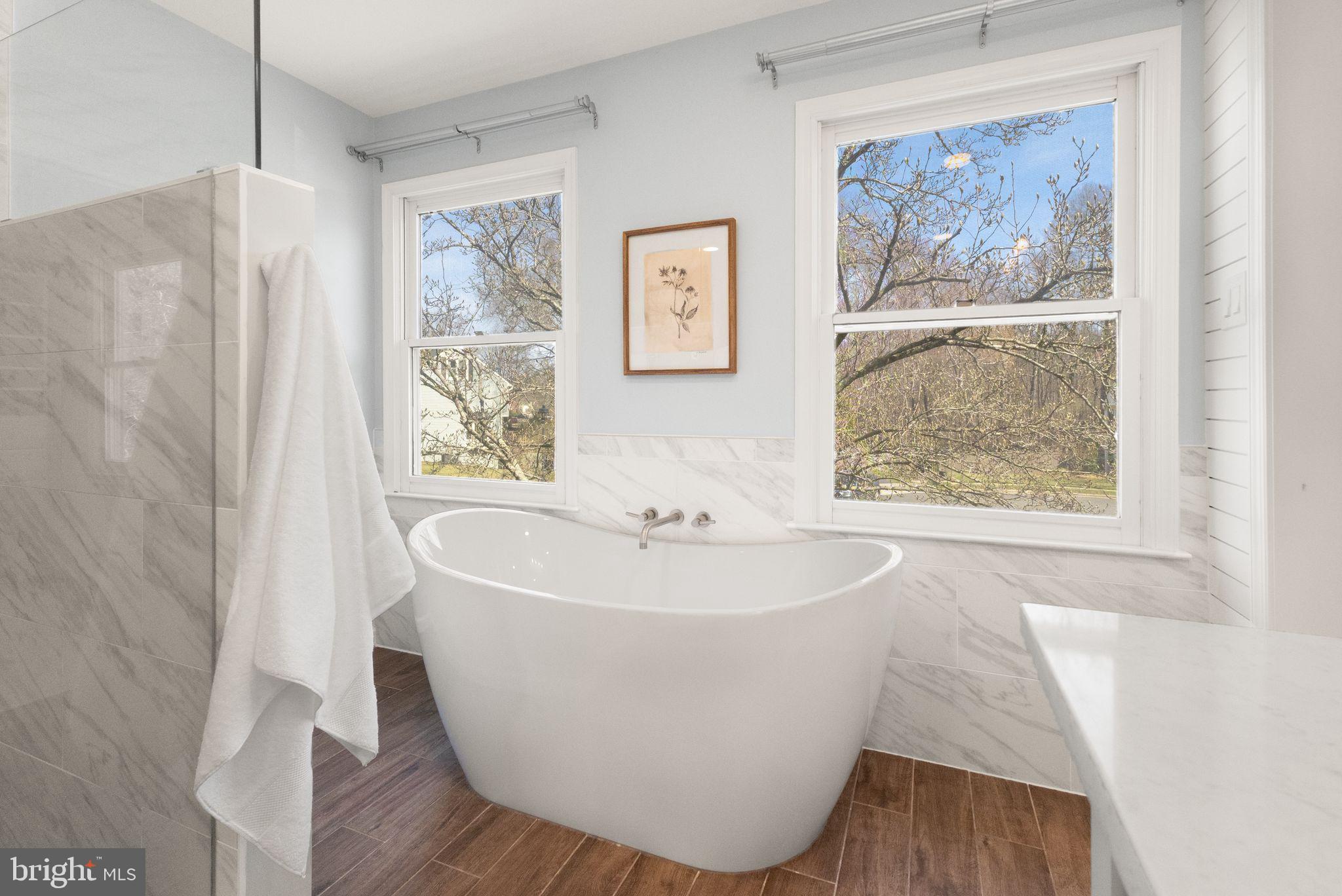 LAKE DEVEREUX - Residential