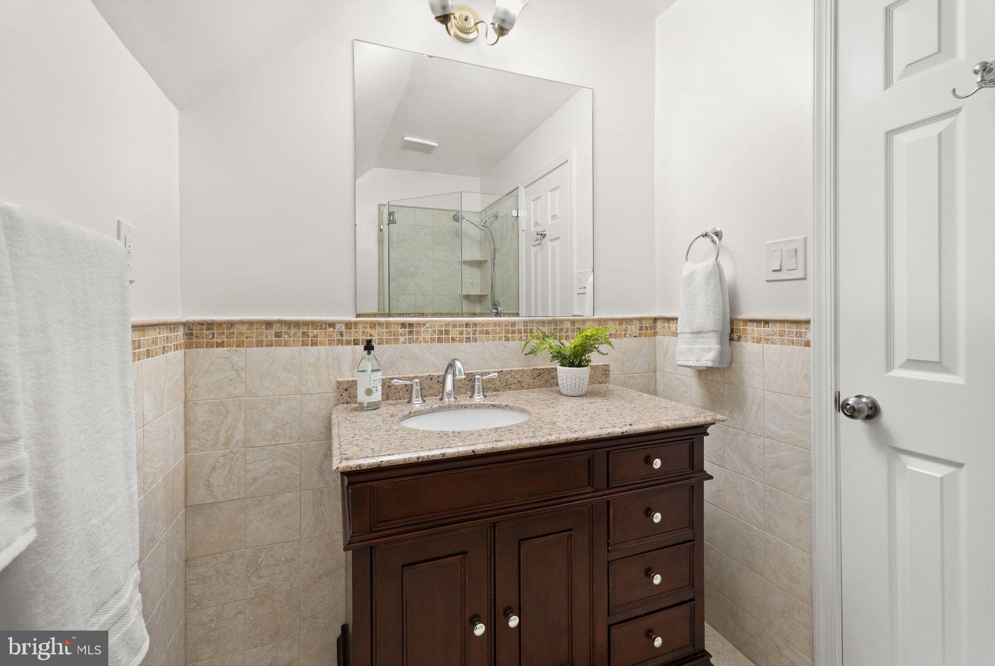 LAKE DEVEREUX - Residential