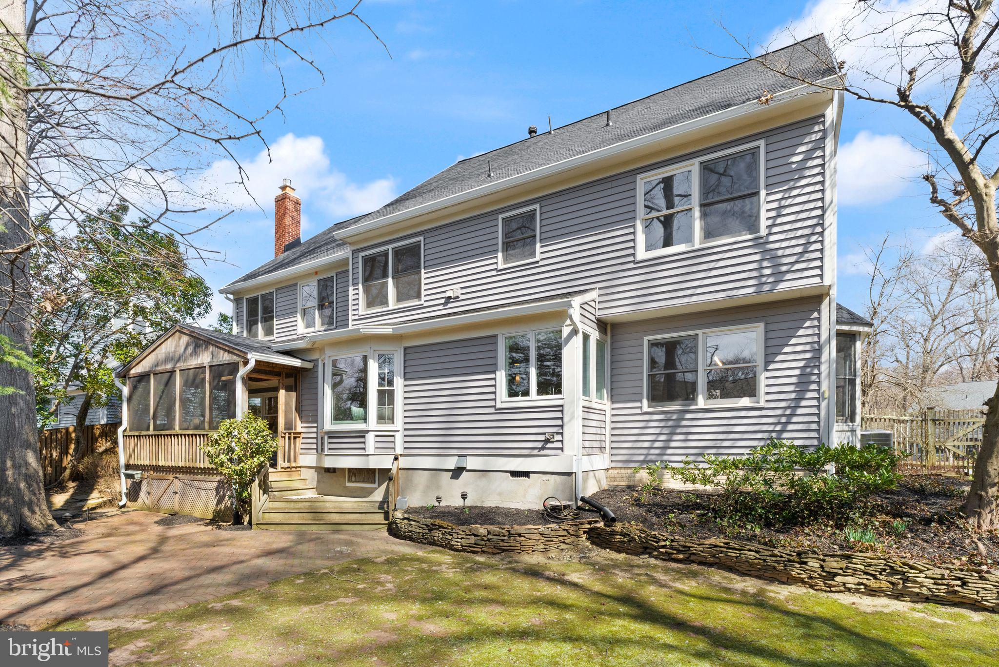 LAKE DEVEREUX - Residential