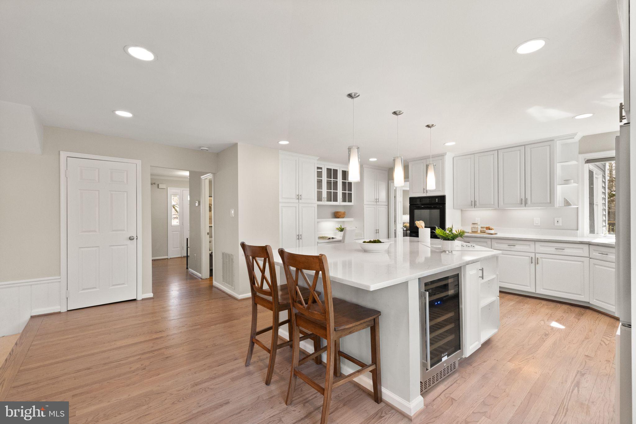 LAKE DEVEREUX - Residential