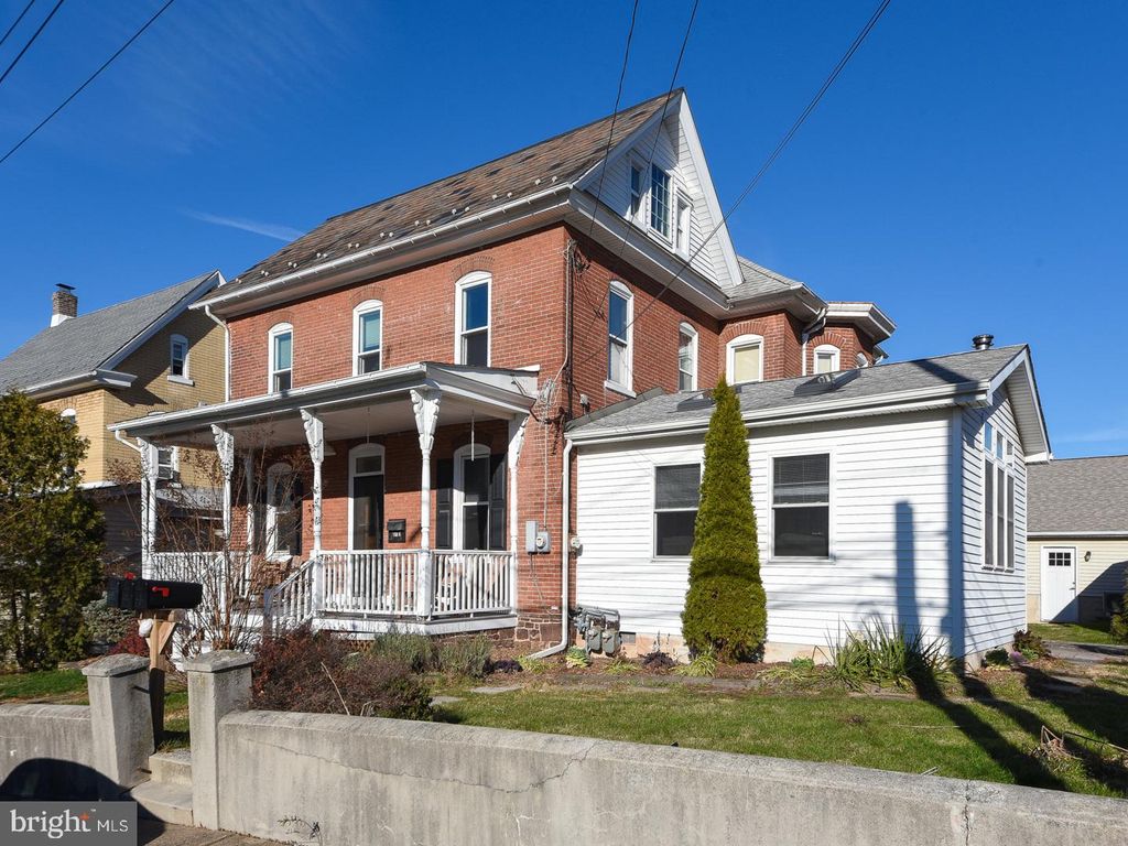 Photo of 17 Second St, SOUDERTON, PA 18964 (MLS # PAMC2163032)