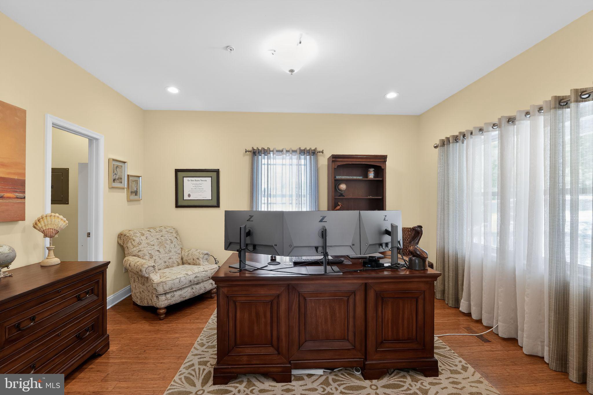 BOWLEYS QUARTERS - Residential