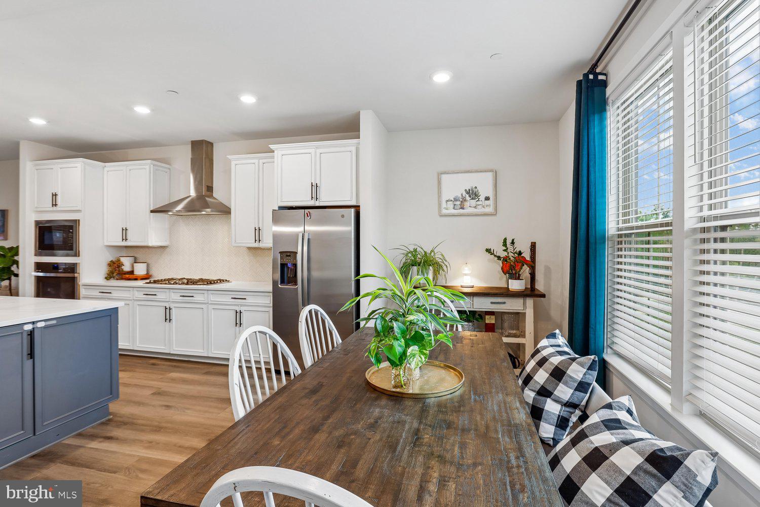 LAKE LINGANORE TOWN CENTER - Residential