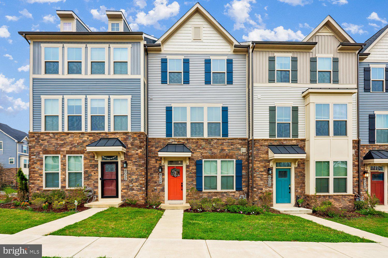 LAKE LINGANORE TOWN CENTER - Residential