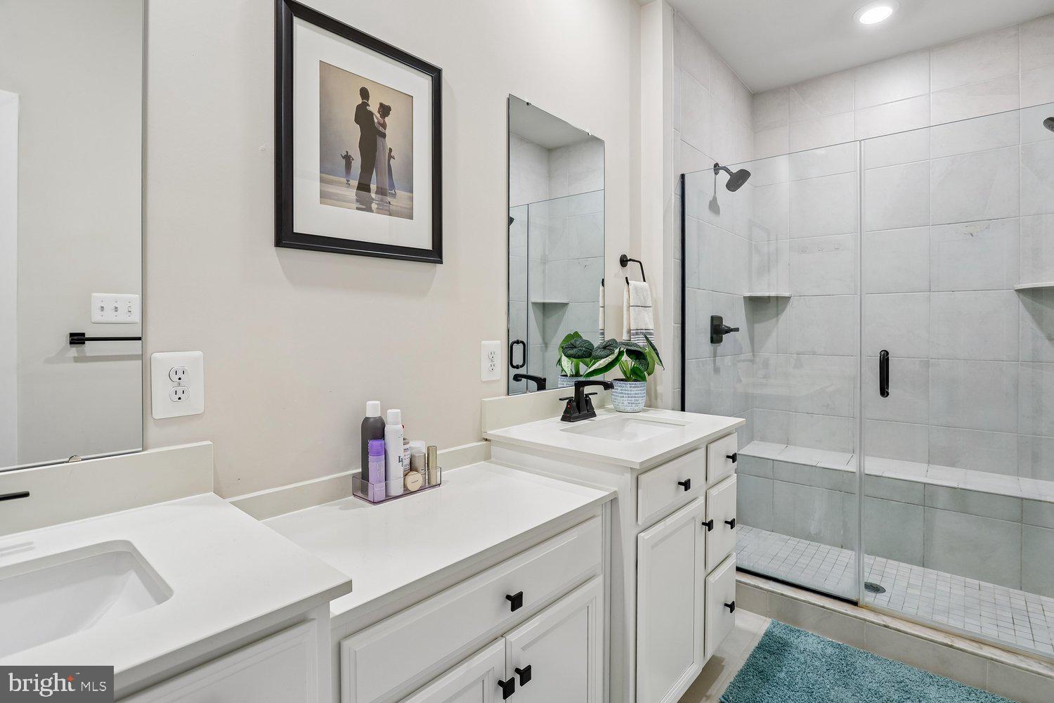 LAKE LINGANORE TOWN CENTER - Residential