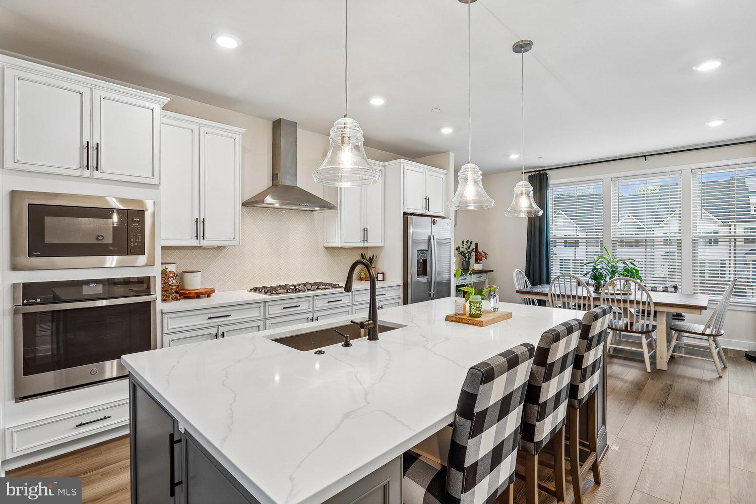LAKE LINGANORE TOWN CENTER - Residential