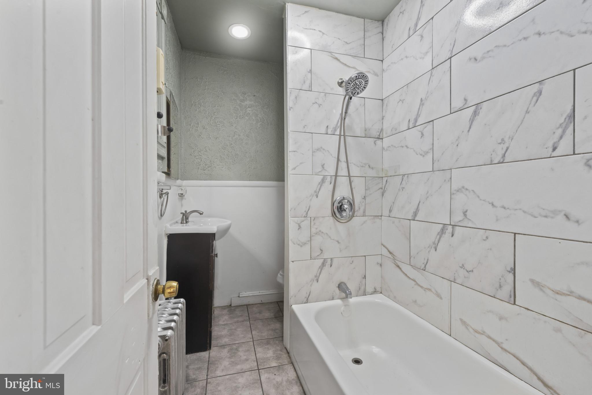 CHARLES VILLAGE - Residential