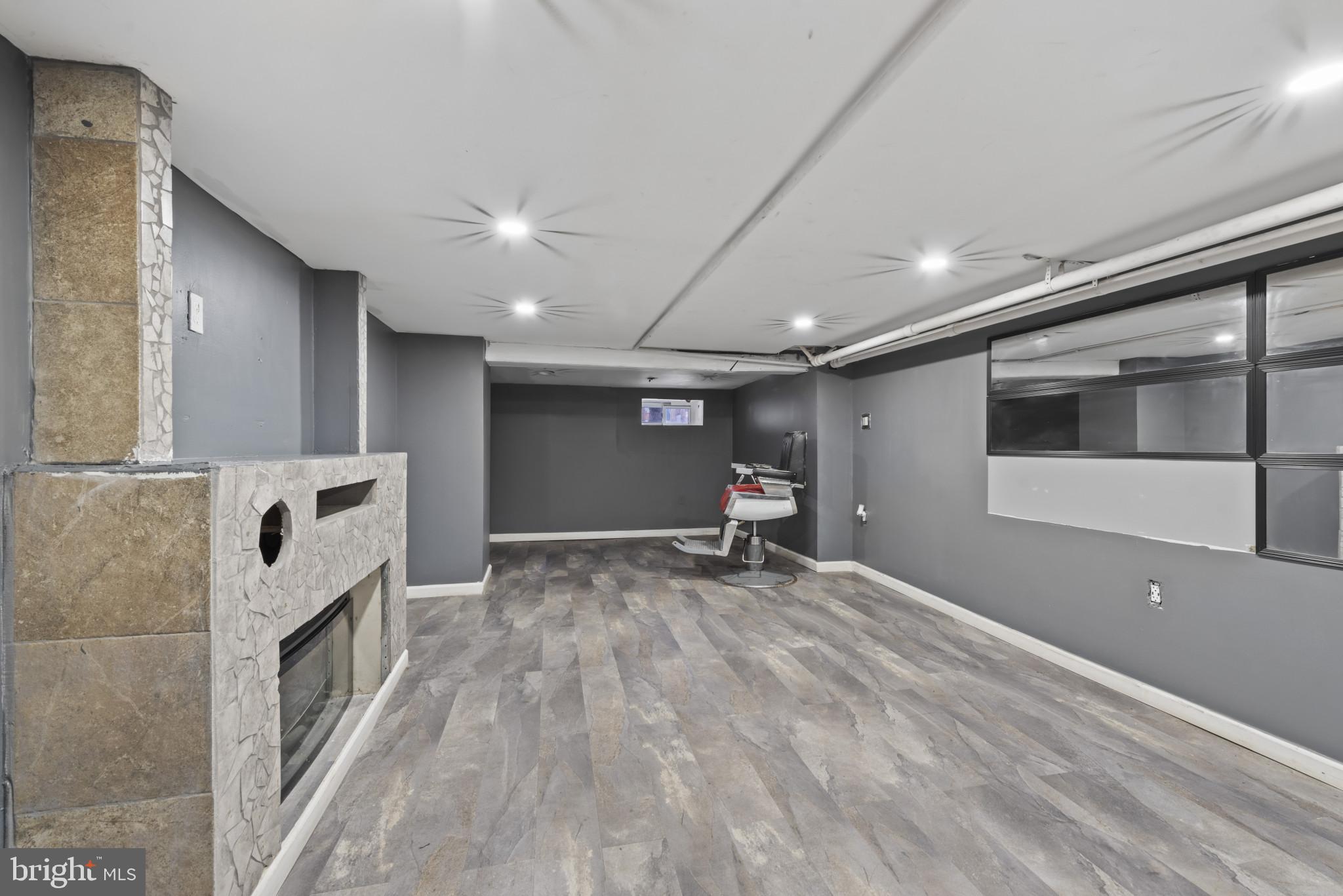 CHARLES VILLAGE - Residential