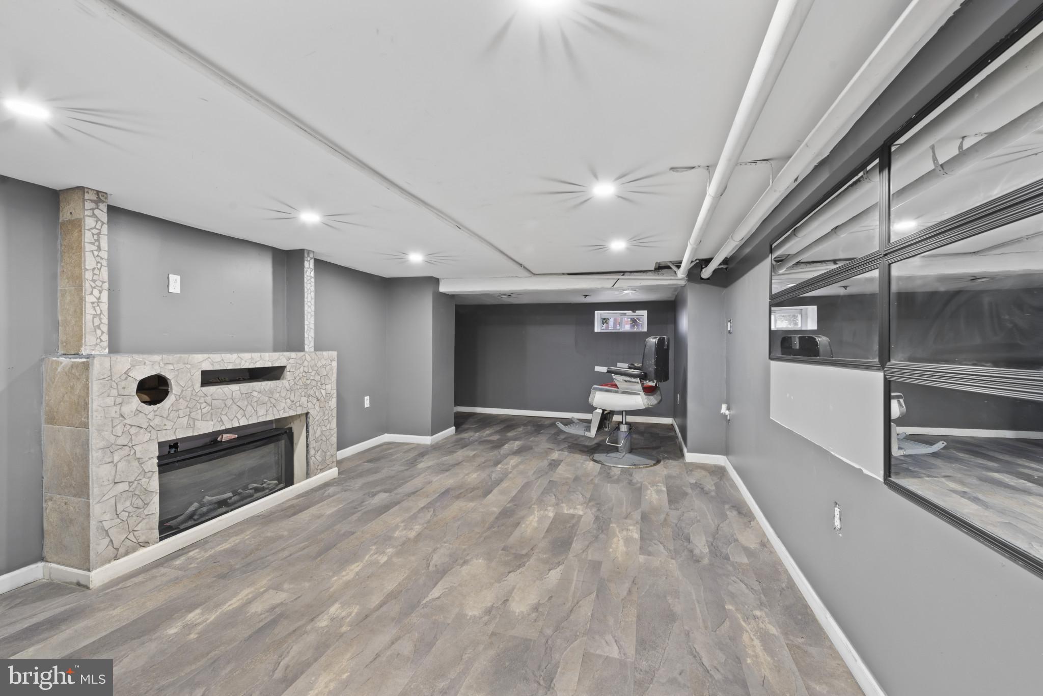 CHARLES VILLAGE - Residential