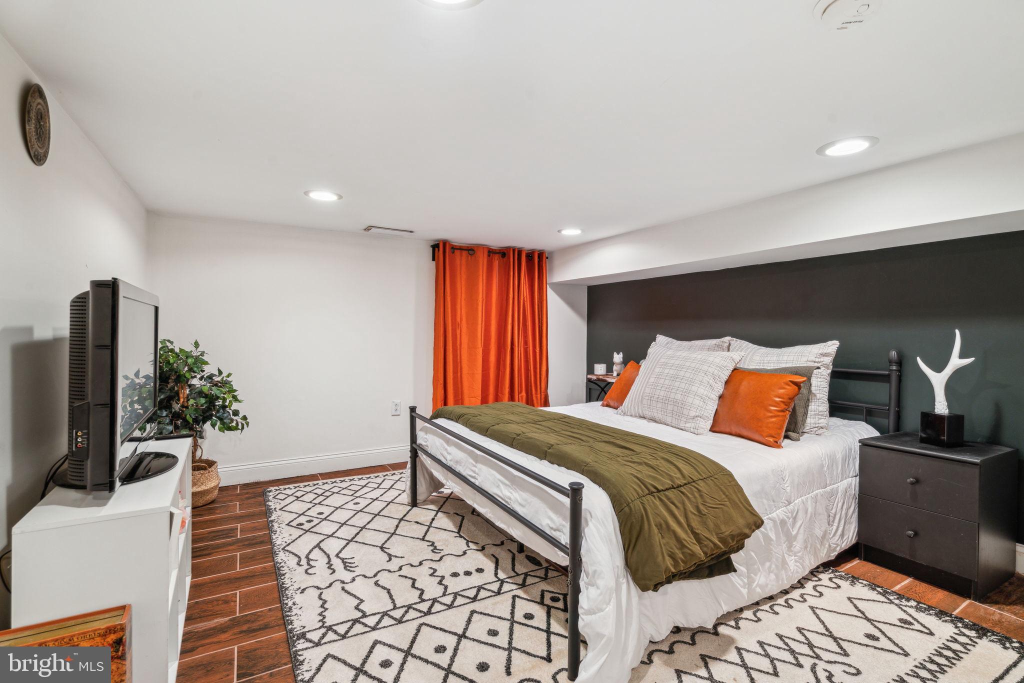 FAIRMOUNT - Residential