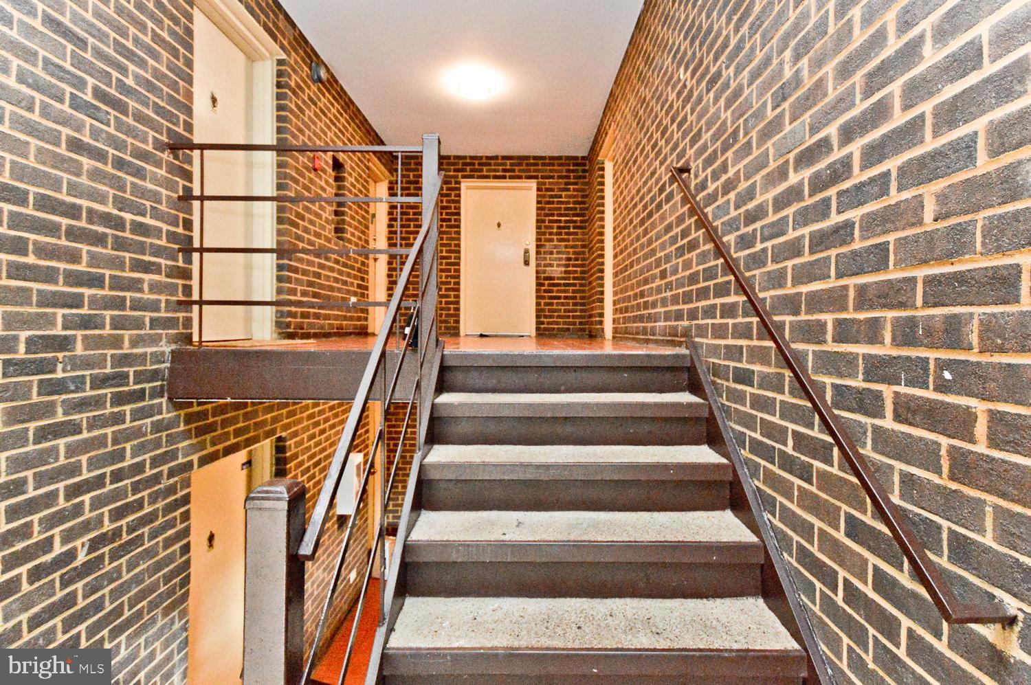 PINE CONDOMINIUM - Residential