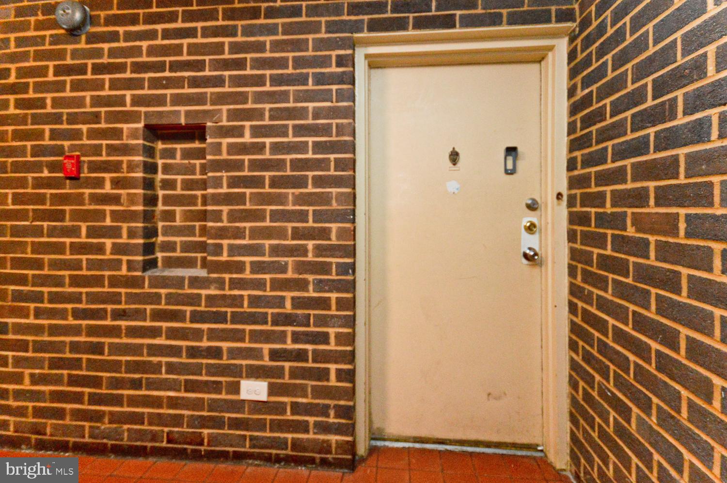 PINE CONDOMINIUM - Residential