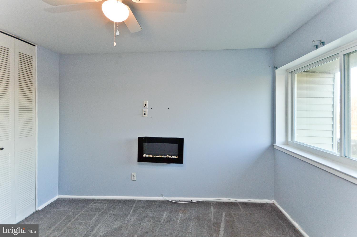 PINE CONDOMINIUM - Residential