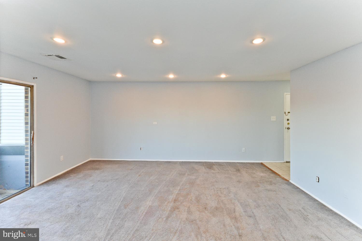 PINE CONDOMINIUM - Residential