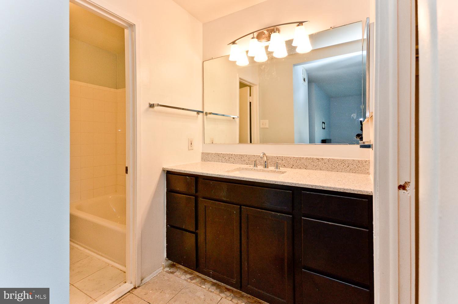 PINE CONDOMINIUM - Residential