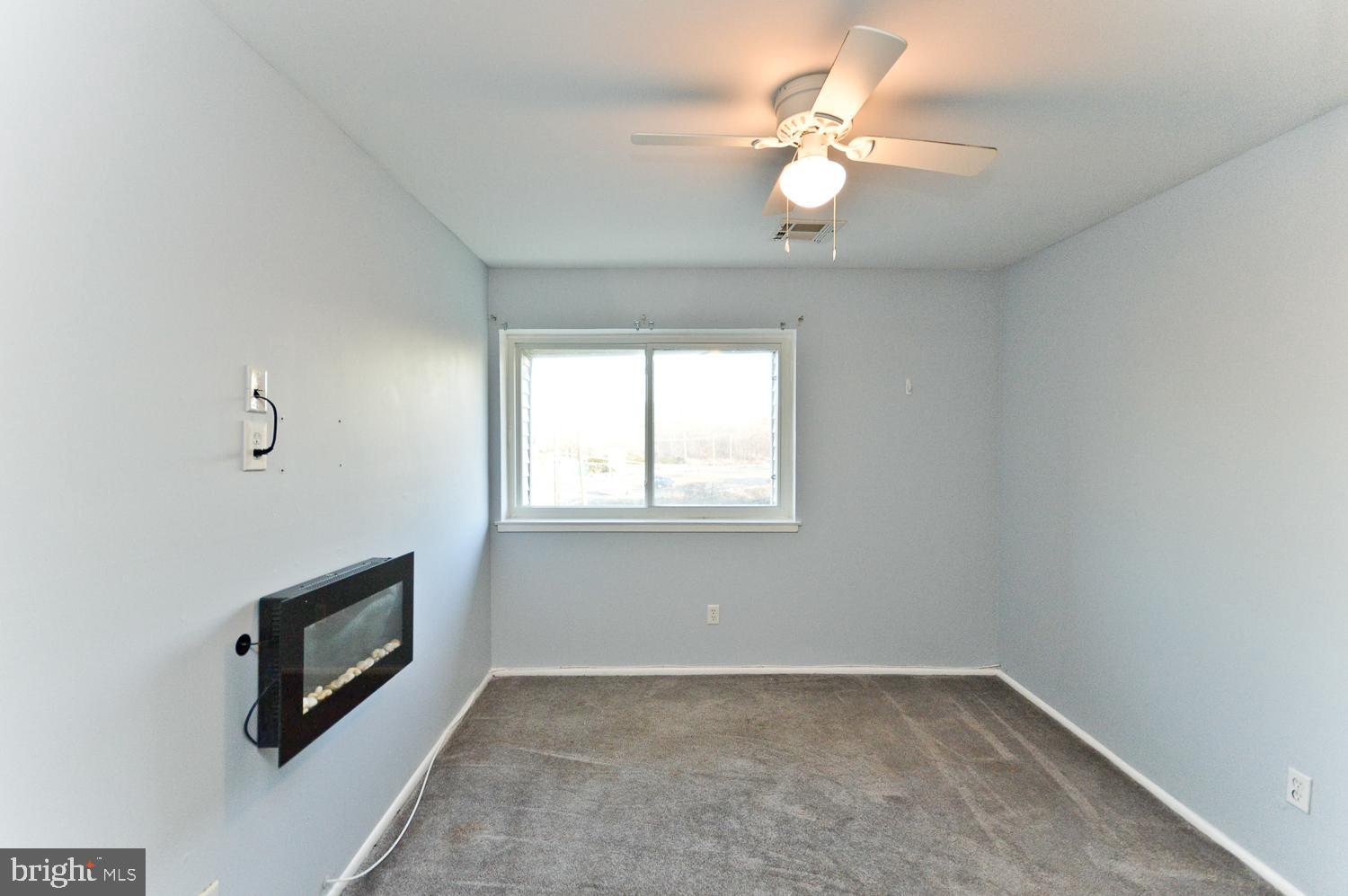 PINE CONDOMINIUM - Residential