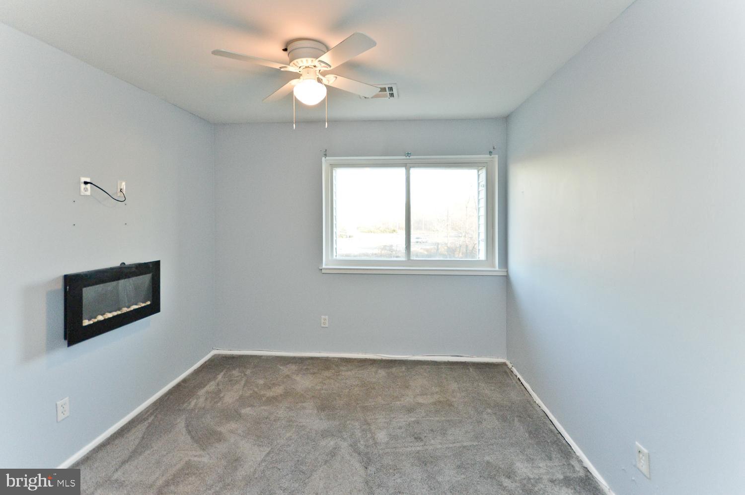 PINE CONDOMINIUM - Residential