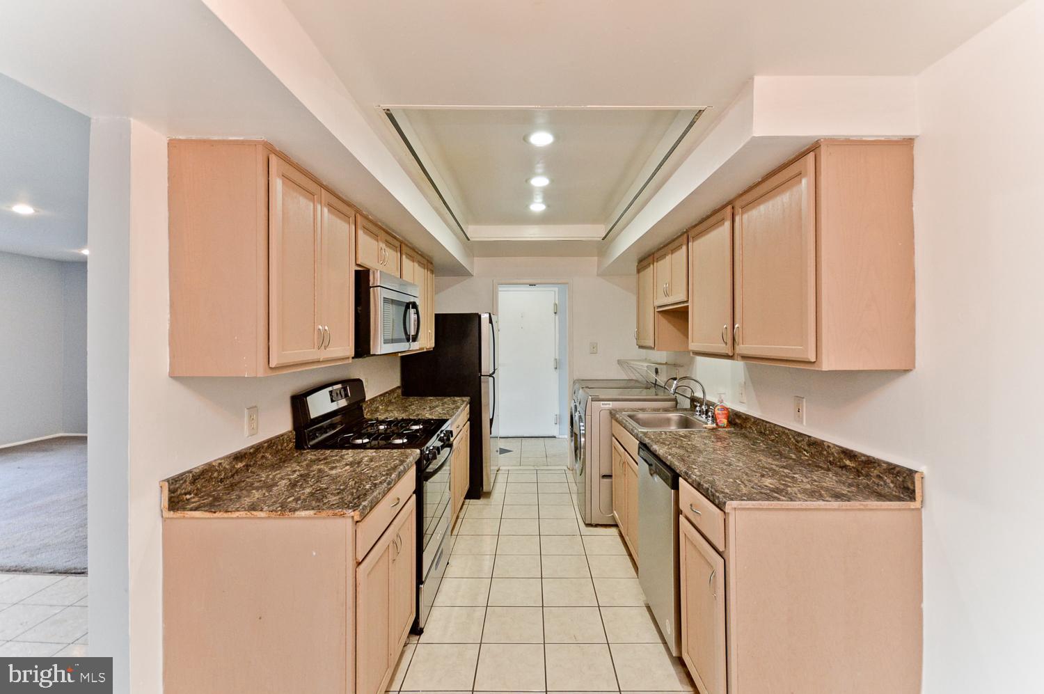 PINE CONDOMINIUM - Residential