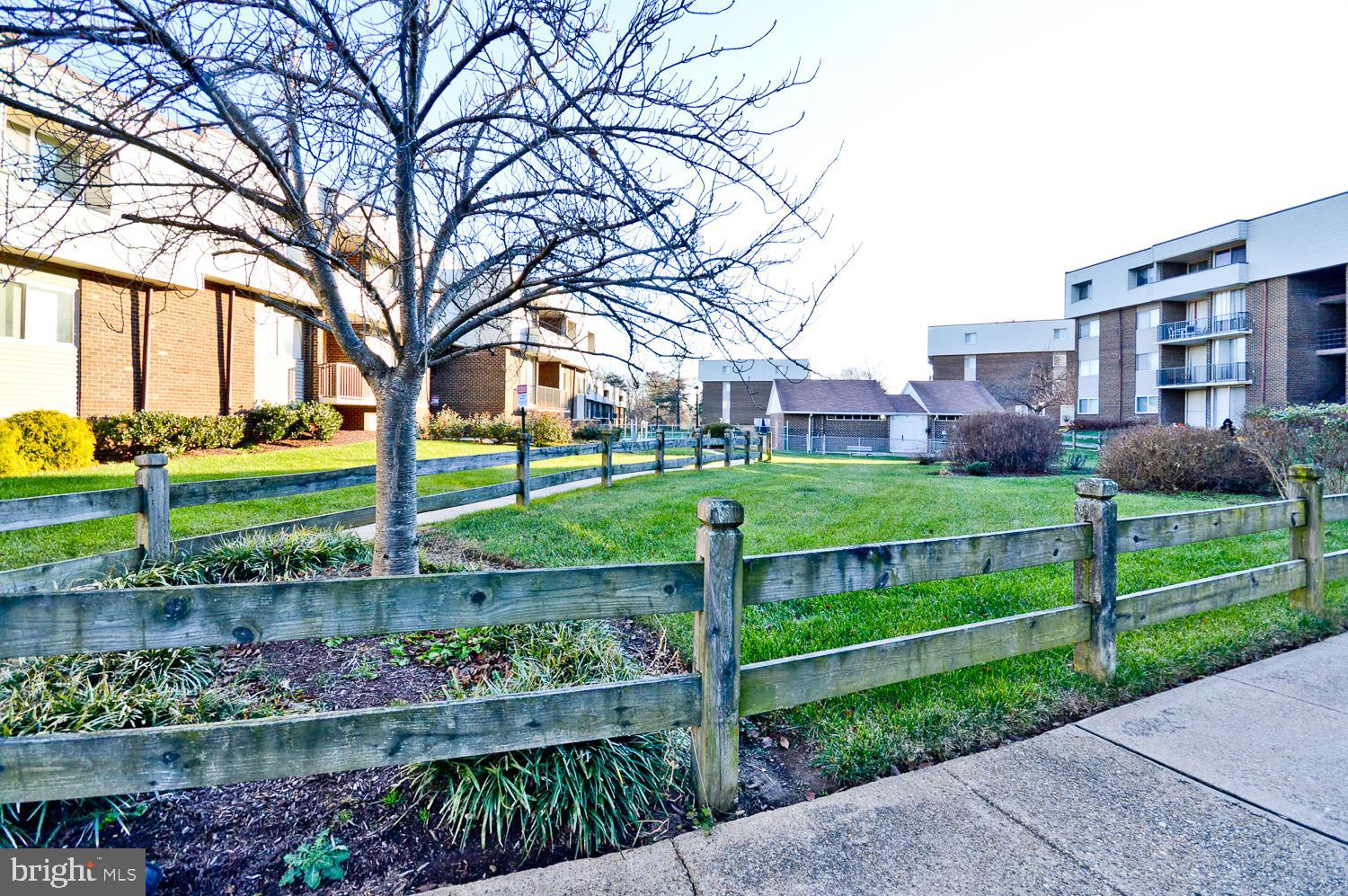 PINE CONDOMINIUM - Residential