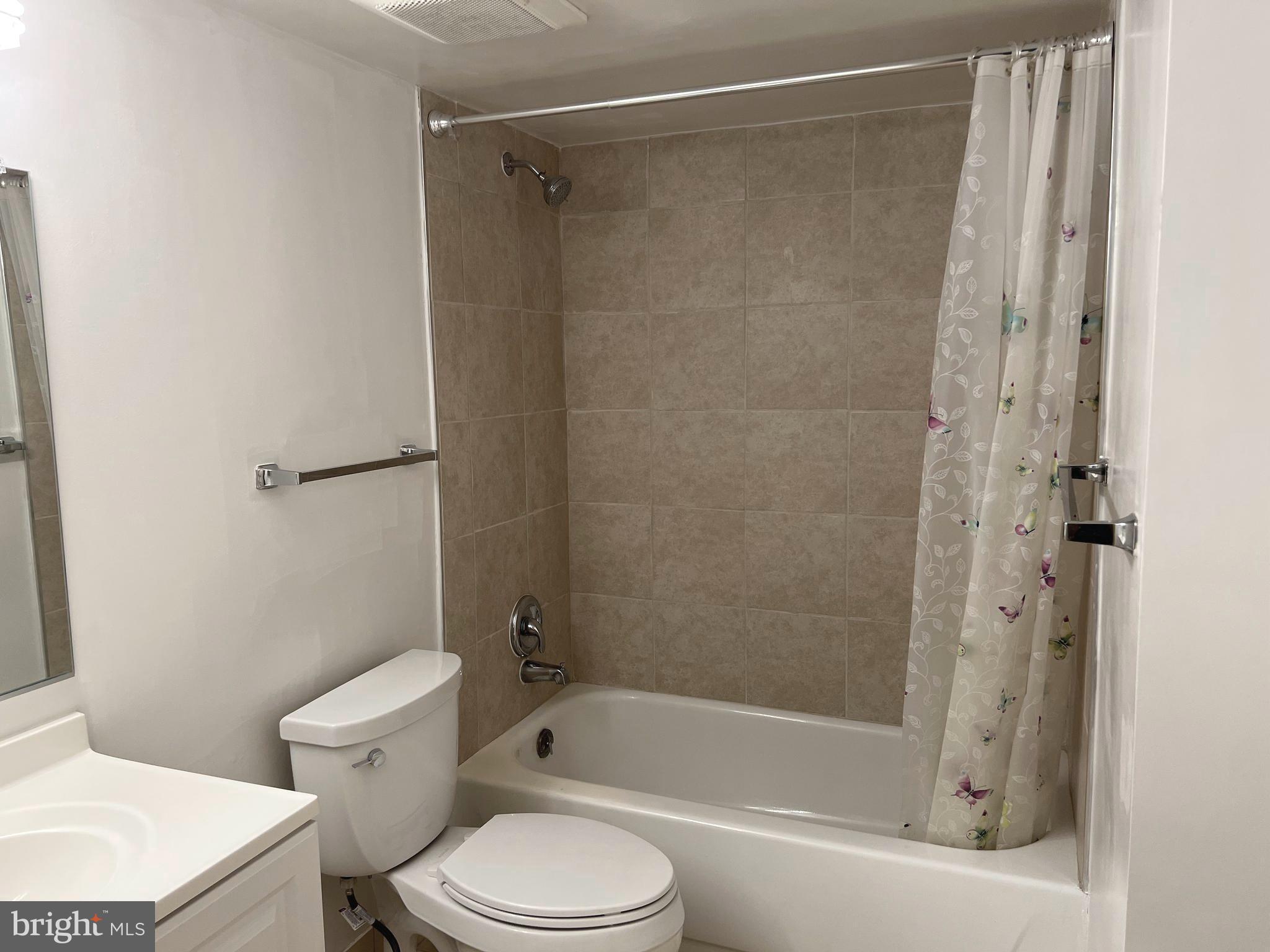 ENCORE OF MCLEAN - Residential Lease