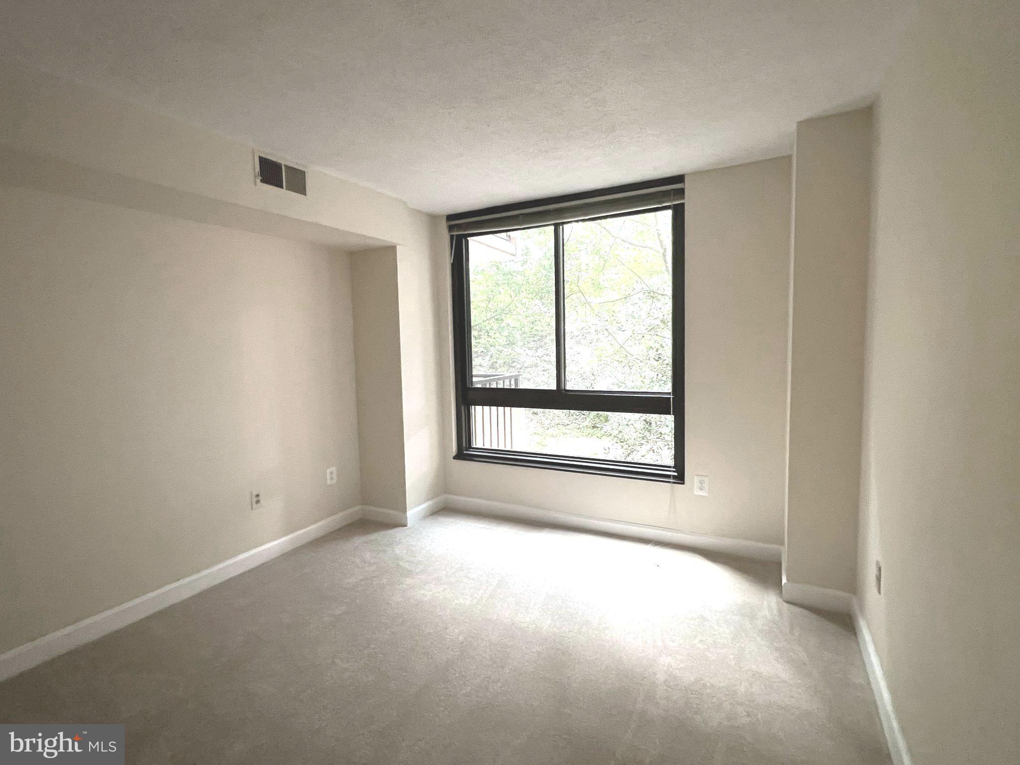 ENCORE OF MCLEAN - Residential Lease