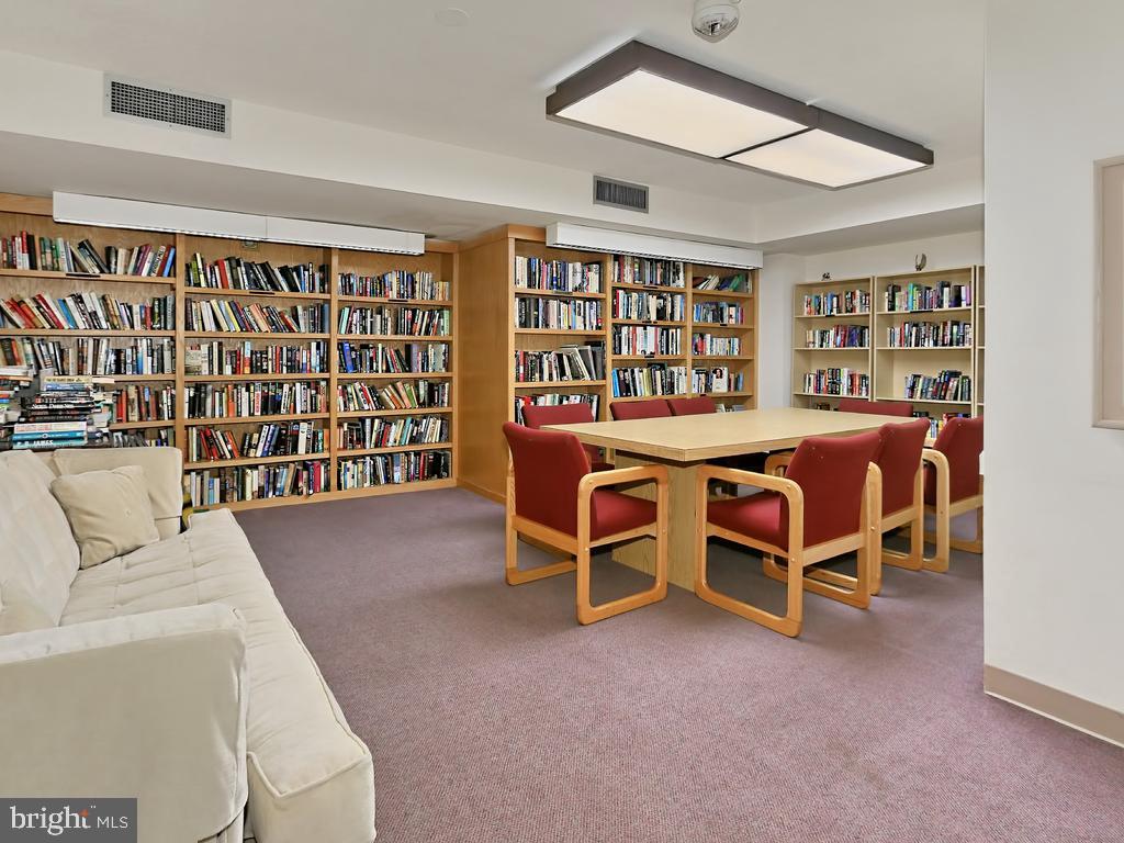 ENCORE OF MCLEAN - Residential Lease