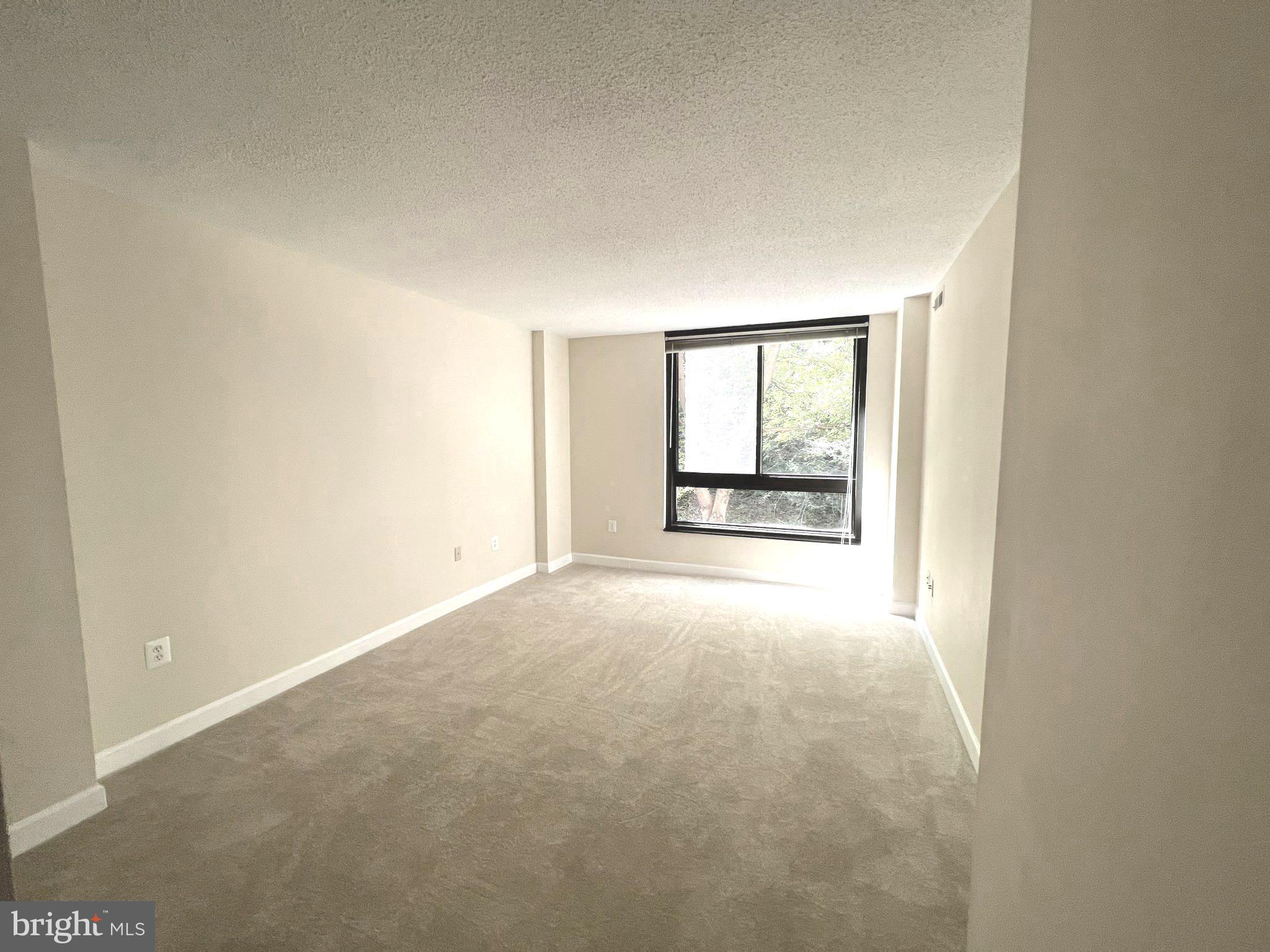 ENCORE OF MCLEAN - Residential Lease