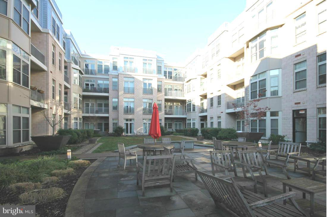 MOUNT VERNON PLACE HISTORIC DISTRICT - Residential Lease
