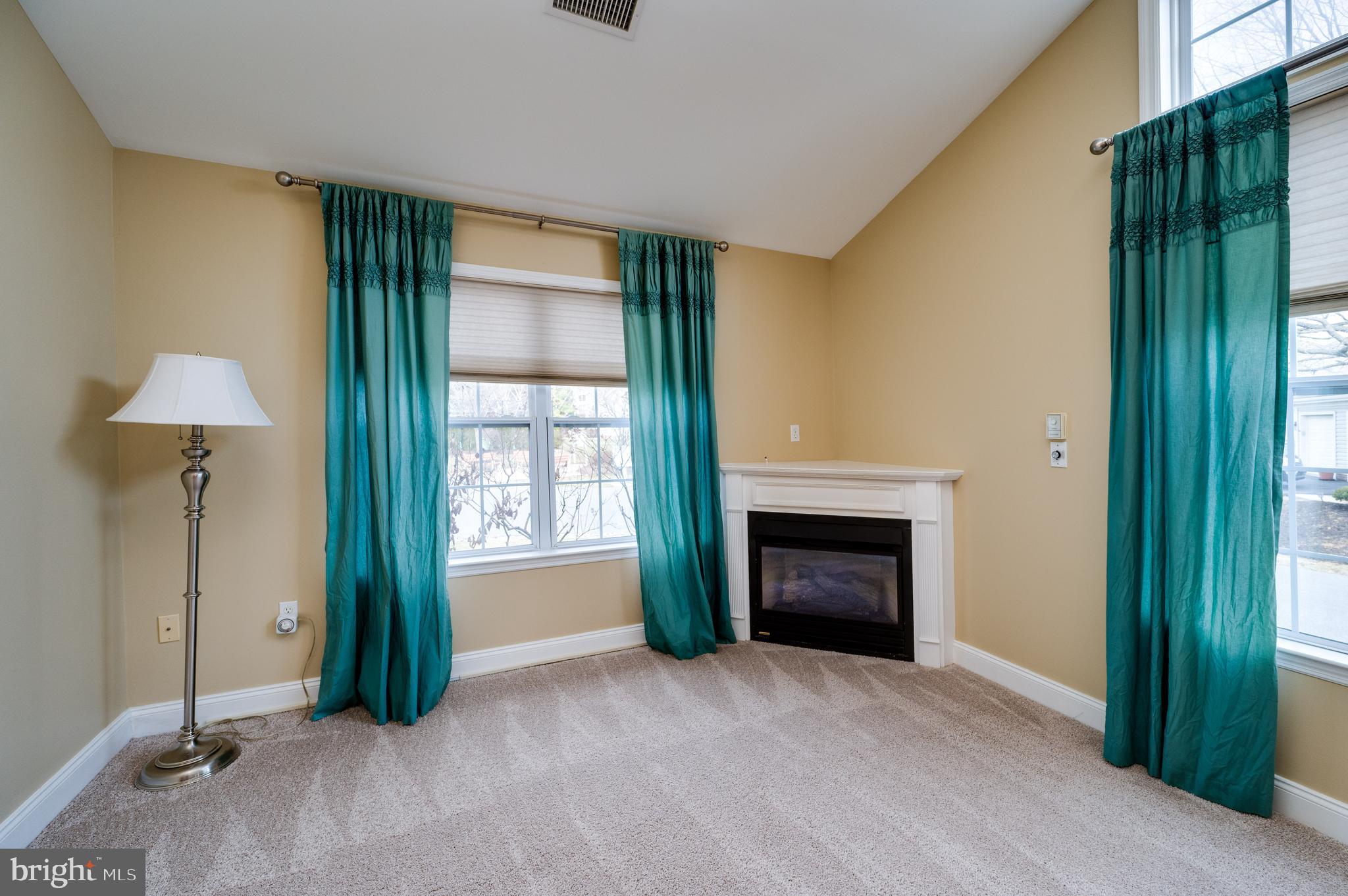 SPRING RIDGE - Residential