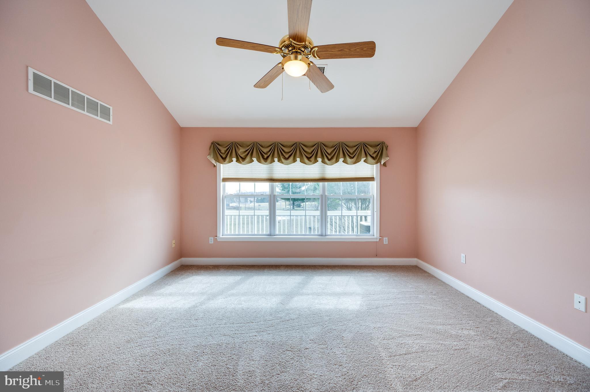 SPRING RIDGE - Residential