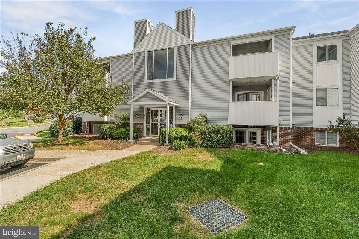 2121 WAINWRIGHT COURT 1B