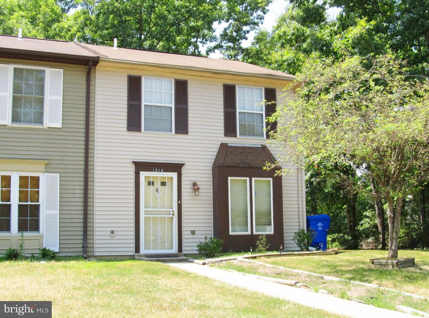 Investor Alert!  Rental property with tenant until July 2015.  End Unit Townhouse 3 bedrooms, 1.5 baths. Deck and Fenced back yard.  Great commuter location.