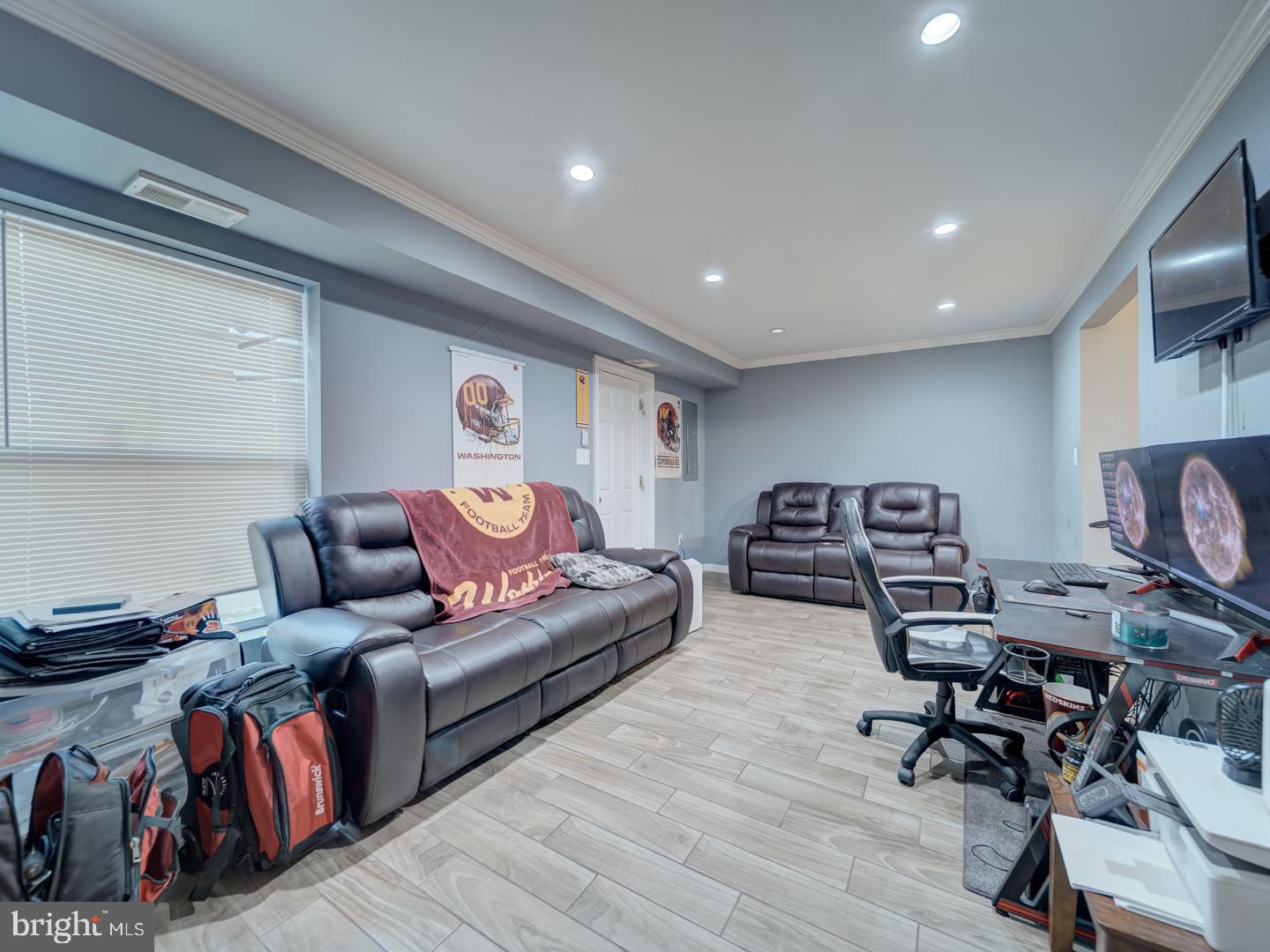 PINEWOOD HILL - Residential