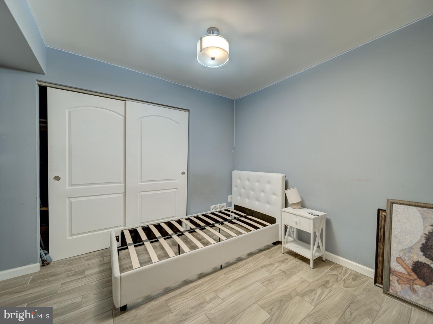 PINEWOOD HILL - Residential