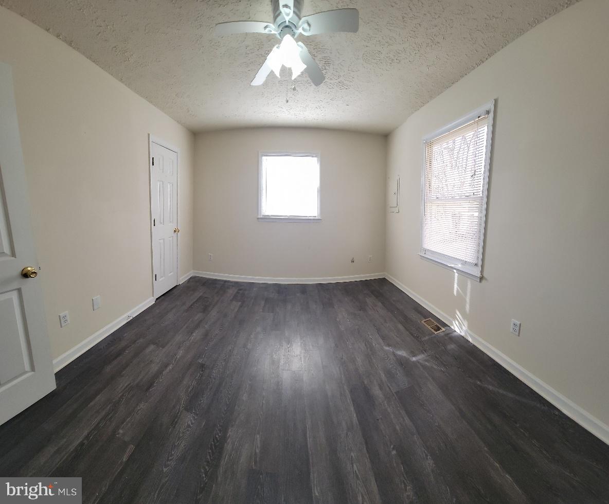 SURRY WOODS - Residential Lease