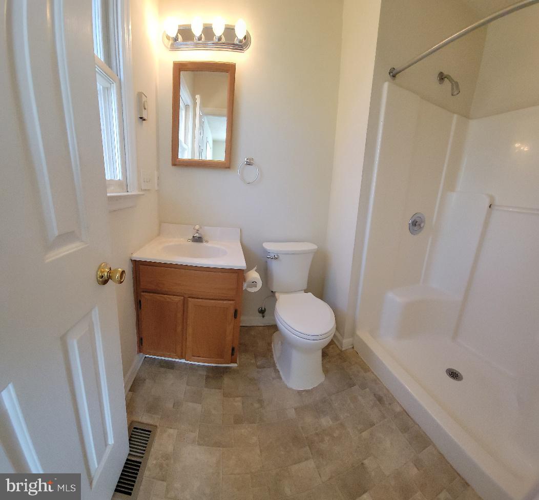 SURRY WOODS - Residential Lease