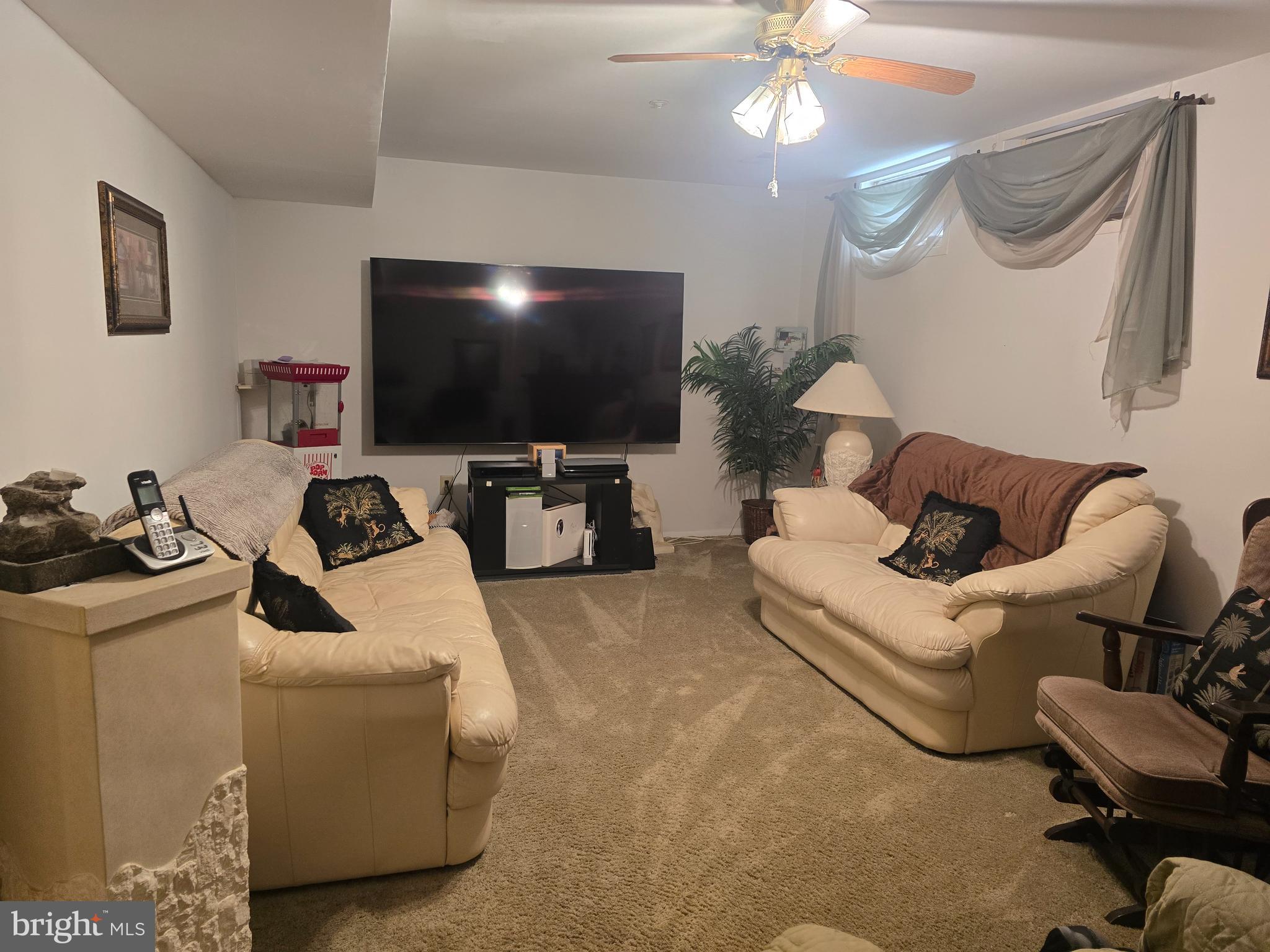 WHISPERING RIDGE - Residential